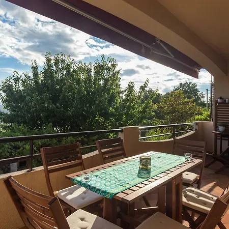 Captain's With Sea View Apartmán Kraljevica